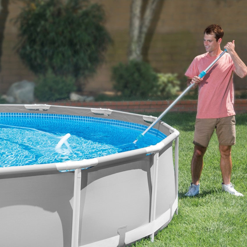 https://www.intex.es/74528-large_default/29057-kit-de-limpieza-deluxe-intex-para-piscinas-y-spas-con-recoge-hojas-cepillo-y-cabeza.jpg