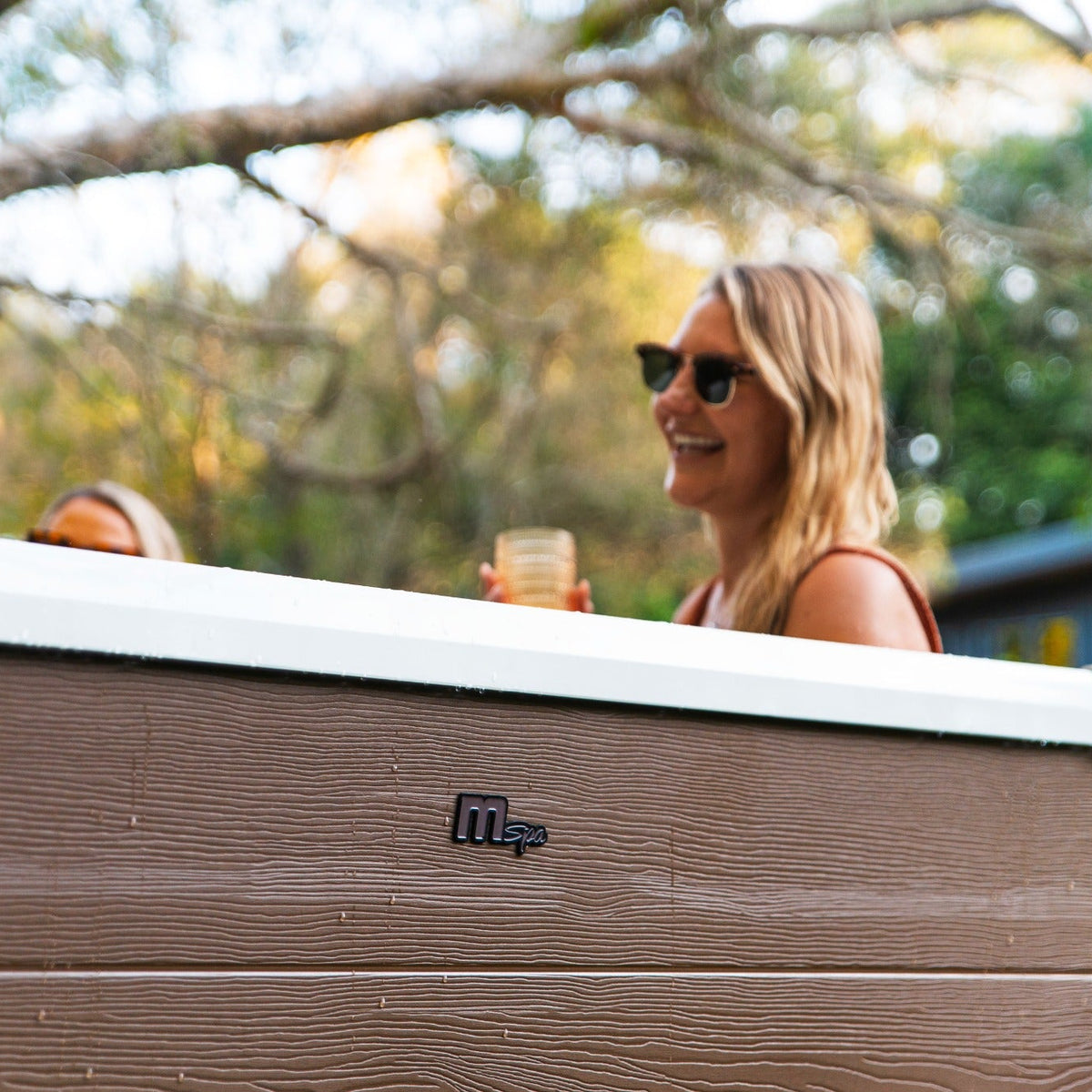 MSpa – vierkante harde spa Amber Aero Plus voor 4–6 personen