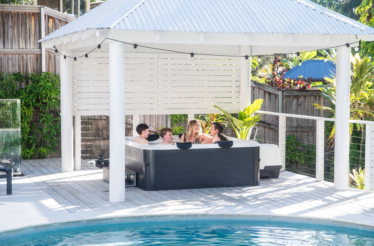 MSpa – Spa rígido cuadrado Oslo Aero Plus 4–6 personas