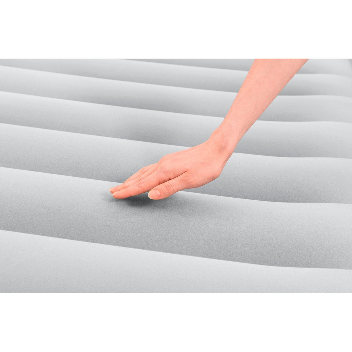 Bestway – Tritech luchtbed met ingebouwde pomp (203 × 152 × 61 cm) - BricoandPool