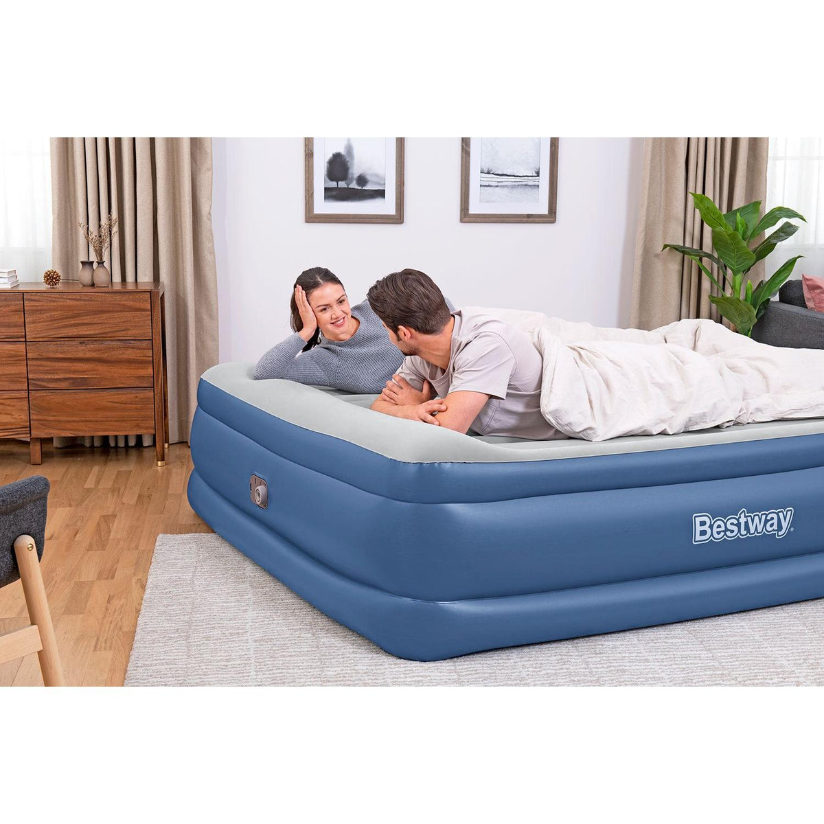 Bestway – Tritech luchtbed met ingebouwde elektrische pomp 56 cm - BricoandPool